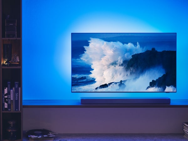 Philips Ambilight TV og soundbar synkroniseret